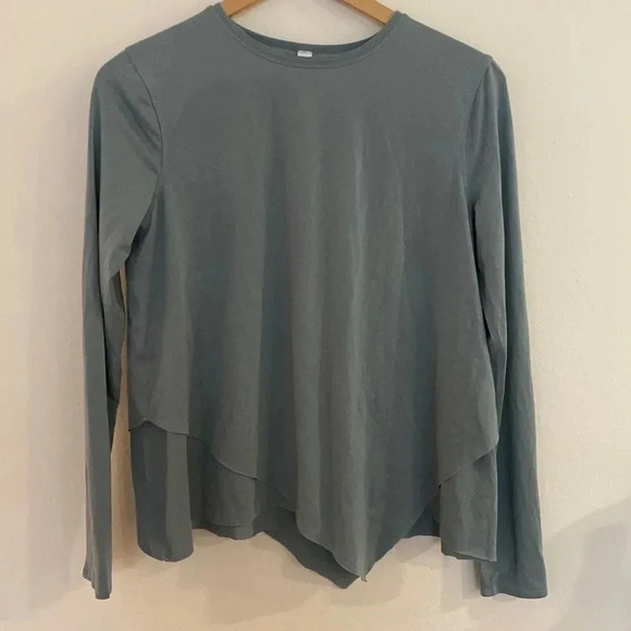 LULULEMON sz 4 long sleeve light dusty blue raw edge athletic shirt like new - Picture 1 of 6